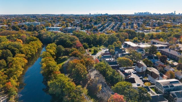67 Decatur St 67, Arlington, MA 02474