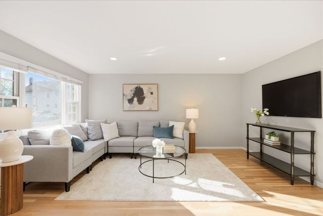 67 Decatur St 67, Arlington, MA 02474