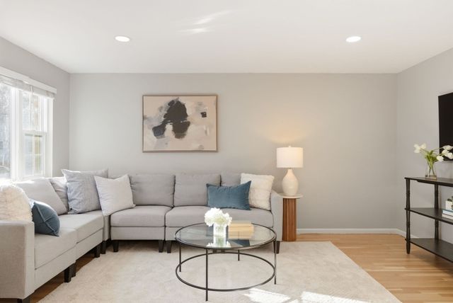 67 Decatur St 67, Arlington, MA 02474