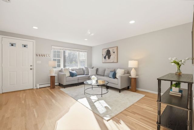 67 Decatur St 67, Arlington, MA 02474