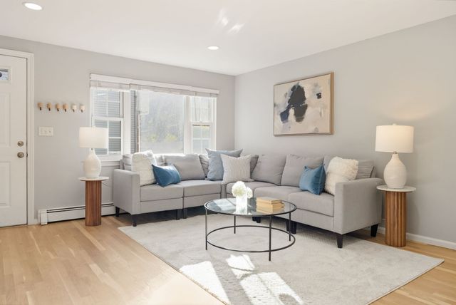 67 Decatur St 67, Arlington, MA 02474