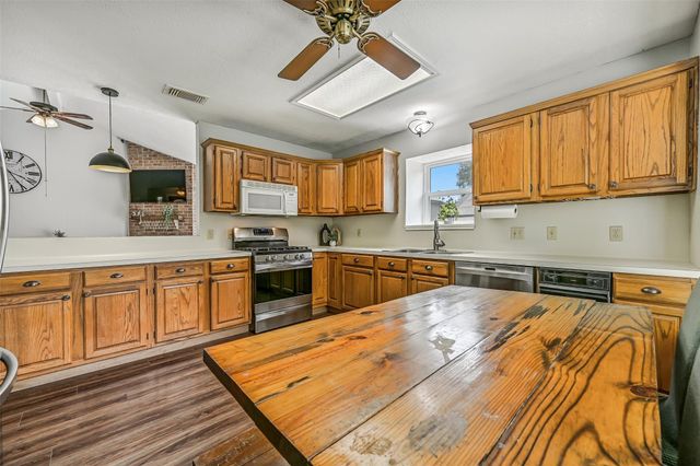 1909 Lavaca Street, Friendswood, TX 77546