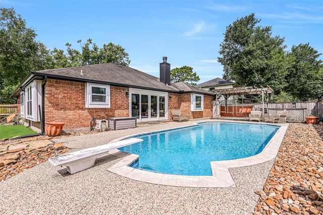 1909 Lavaca Street, Friendswood, TX 77546