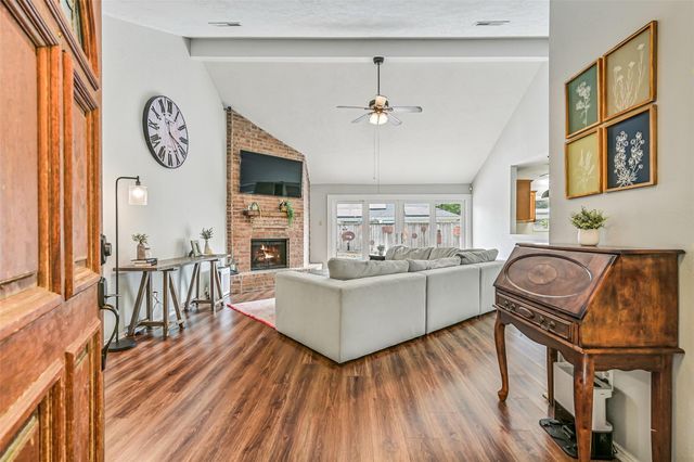1909 Lavaca Street, Friendswood, TX 77546
