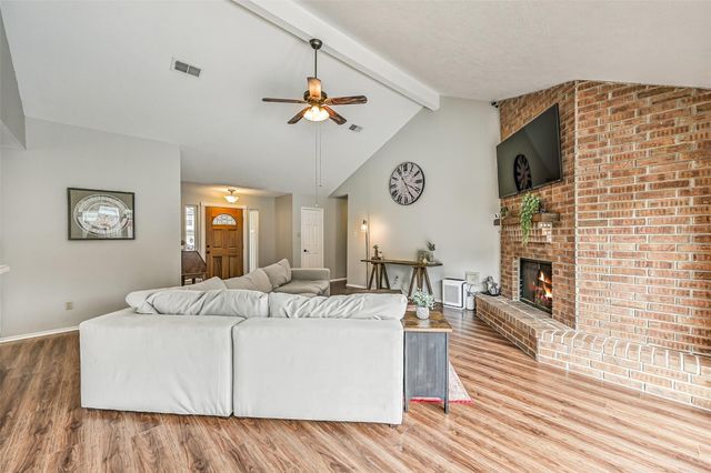 1909 Lavaca Street, Friendswood, TX 77546