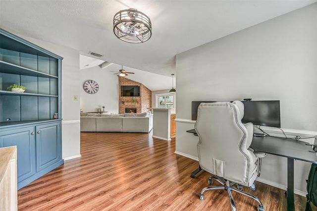 1909 Lavaca Street, Friendswood, TX 77546