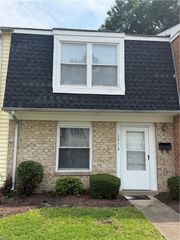 1573 Darren CIR, Portsmouth, VA 23701