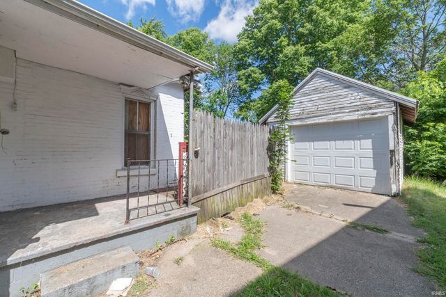 154 Middlebury Street, Elkhart, IN 46516