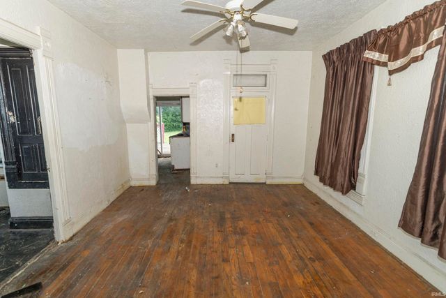 154 Middlebury Street, Elkhart, IN 46516