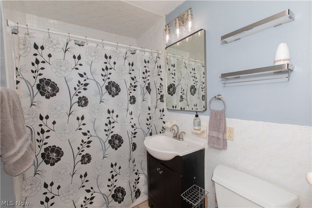 26890 Drakefield Avenue, Euclid, OH 44132