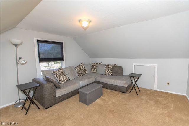 26890 Drakefield Avenue, Euclid, OH 44132