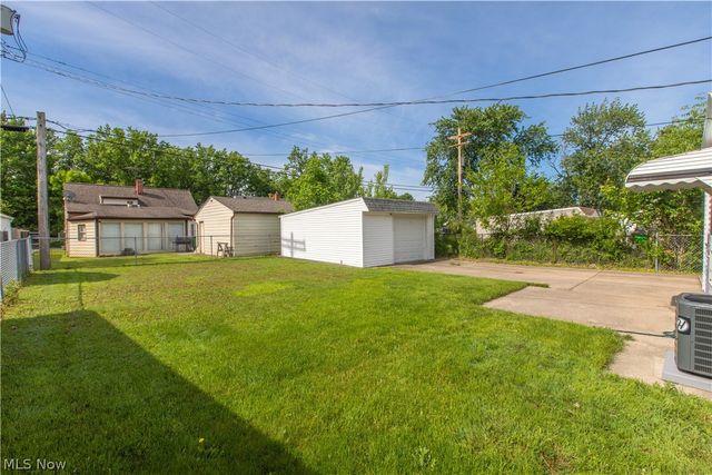 26890 Drakefield Avenue, Euclid, OH 44132