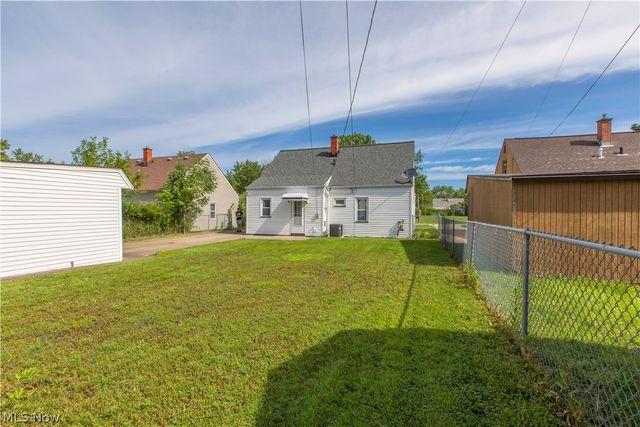 26890 Drakefield Avenue, Euclid, OH 44132