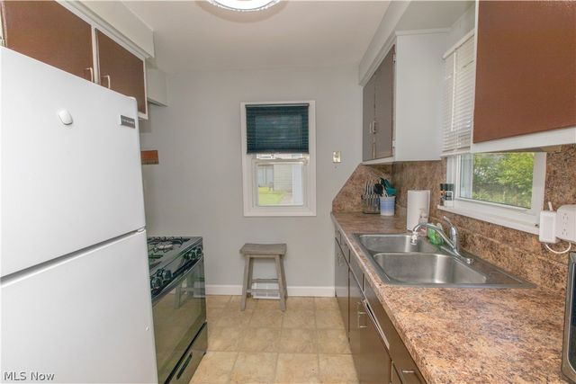 26890 Drakefield Avenue, Euclid, OH 44132