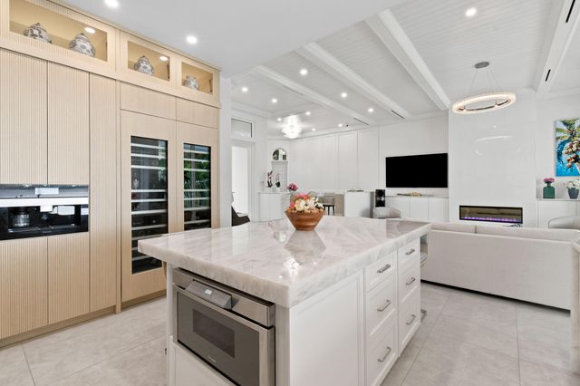 3 Lakeside Palms Court, Lake Worth Beach, FL 33460