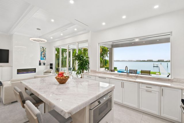 3 Lakeside Palms Court, Lake Worth Beach, FL 33460