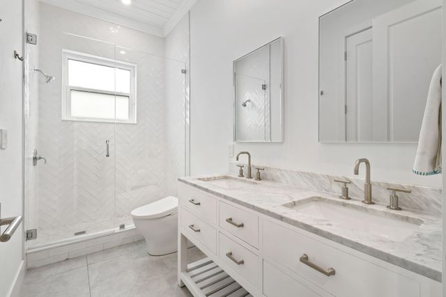 3 Lakeside Palms Court, Lake Worth Beach, FL 33460