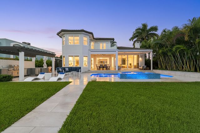 3 Lakeside Palms Court, Lake Worth Beach, FL 33460