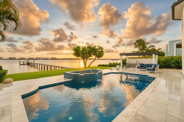 3 Lakeside Palms Court, Lake Worth Beach, FL 33460