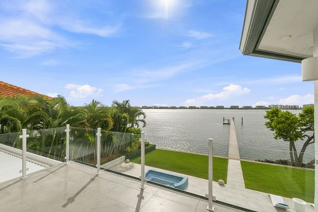 3 Lakeside Palms Court, Lake Worth Beach, FL 33460