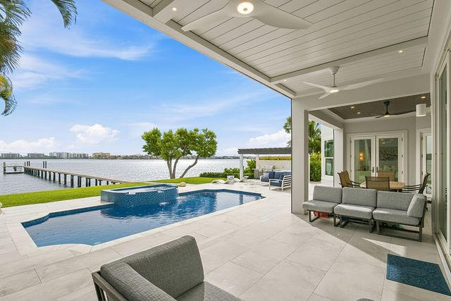 3 Lakeside Palms Court, Lake Worth Beach, FL 33460
