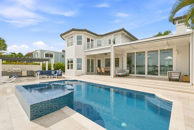 3 Lakeside Palms Court, Lake Worth Beach, FL 33460