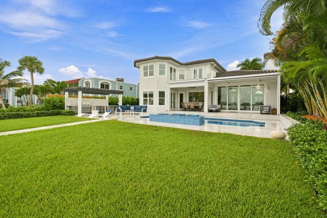 3 Lakeside Palms Court, Lake Worth Beach, FL 33460