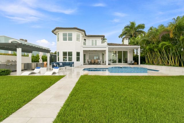 3 Lakeside Palms Court, Lake Worth Beach, FL 33460