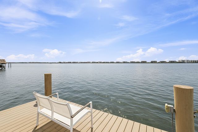3 Lakeside Palms Court, Lake Worth Beach, FL 33460