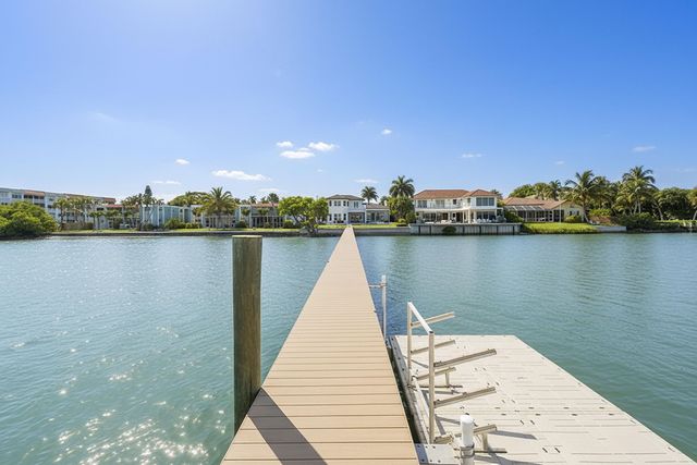 3 Lakeside Palms Court, Lake Worth Beach, FL 33460