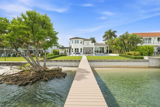 3 Lakeside Palms Court, Lake Worth Beach, FL 33460