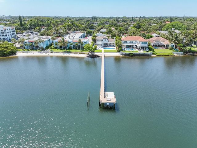 3 Lakeside Palms Court, Lake Worth Beach, FL 33460