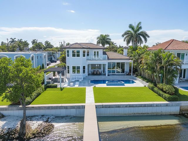 3 Lakeside Palms Court, Lake Worth Beach, FL 33460