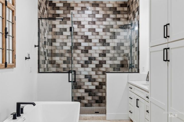 2929 E Bingley Dr, Meridian, ID 83642