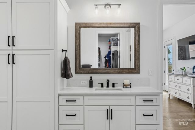 2929 E Bingley Dr, Meridian, ID 83642