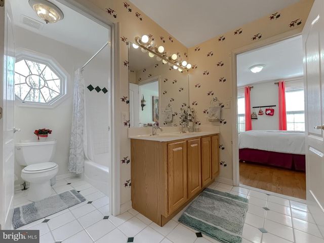 5 CROSS POINT DRIVE, Owings, MD 20736
