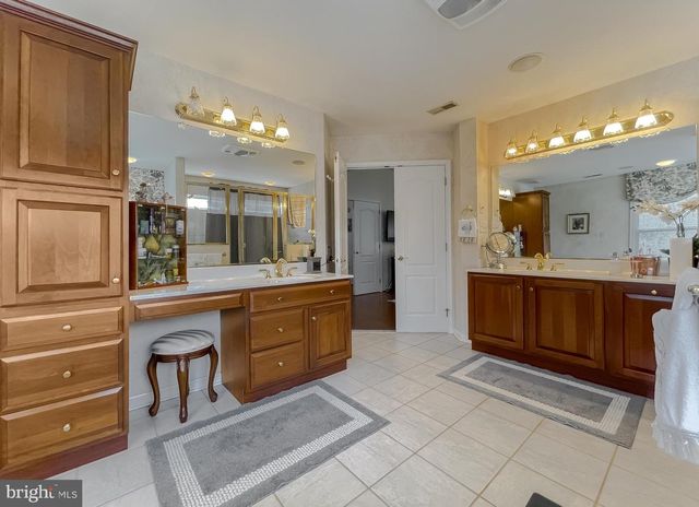 5 CROSS POINT DRIVE, Owings, MD 20736