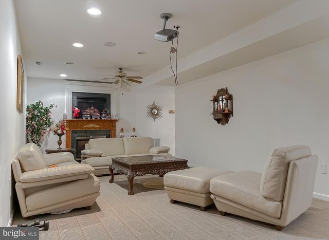 5 CROSS POINT DRIVE, Owings, MD 20736