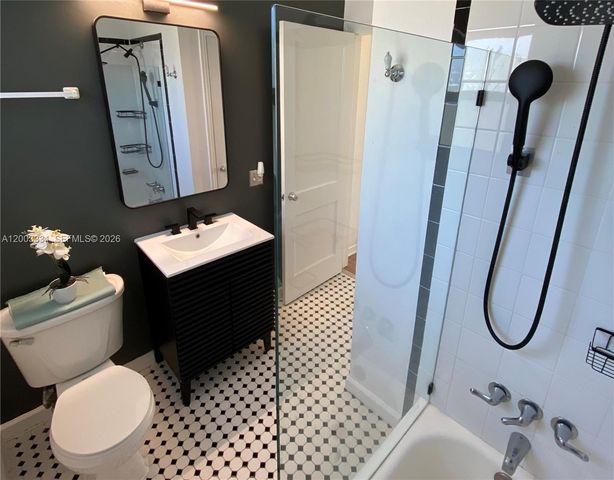 951 NE 116th St, Biscayne Park, FL 33161