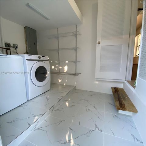 951 NE 116th St, Biscayne Park, FL 33161