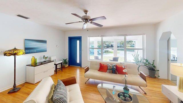 951 NE 116th St, Biscayne Park, FL 33161