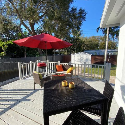 951 NE 116th St, Biscayne Park, FL 33161