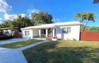 951 NE 116th St, Biscayne Park, FL 33161