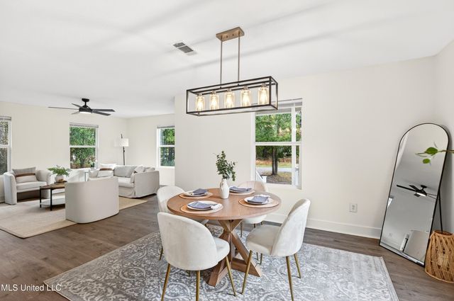 5308 Center Street, Ocean Springs, MS 39564