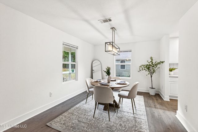 5308 Center Street, Ocean Springs, MS 39564