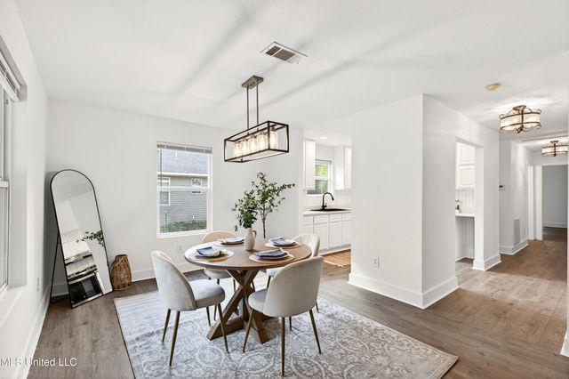 5308 Center Street, Ocean Springs, MS 39564