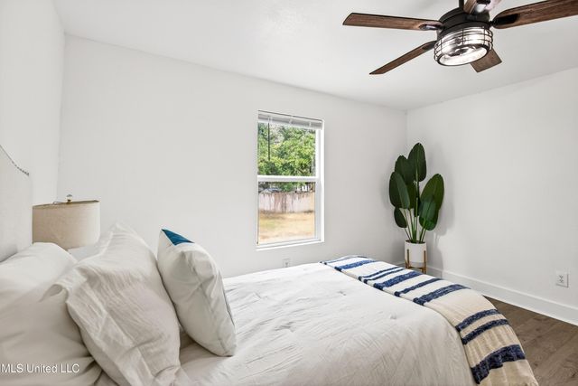 5308 Center Street, Ocean Springs, MS 39564