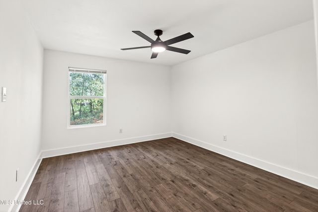 5308 Center Street, Ocean Springs, MS 39564