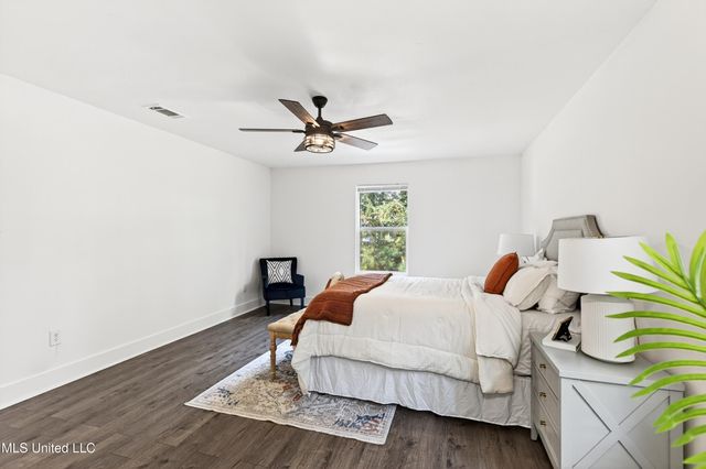 5308 Center Street, Ocean Springs, MS 39564