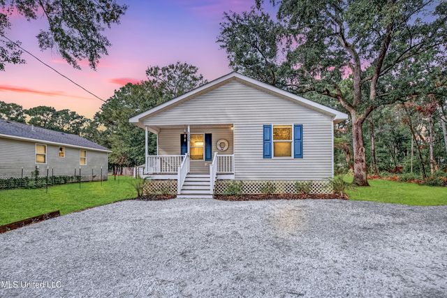 5308 Center Street, Ocean Springs, MS 39564